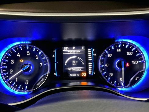 Used 2024 Chrysler Voyager LX image 19