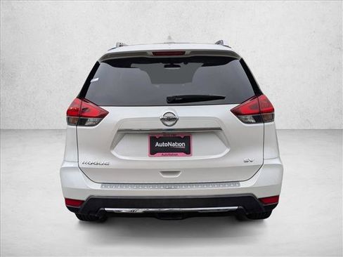 Used 2018 Nissan Rogue SV w/ Premium Package image 7