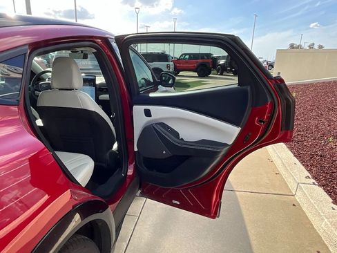 Used 2022 Ford Mustang Mach-E Premium image 31