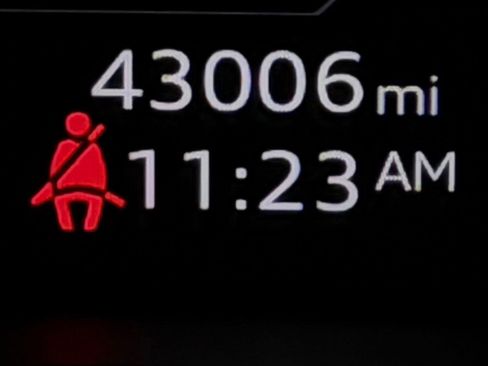 Used 2021 Audi e-tron Premium w/ Black Optic Package image 28