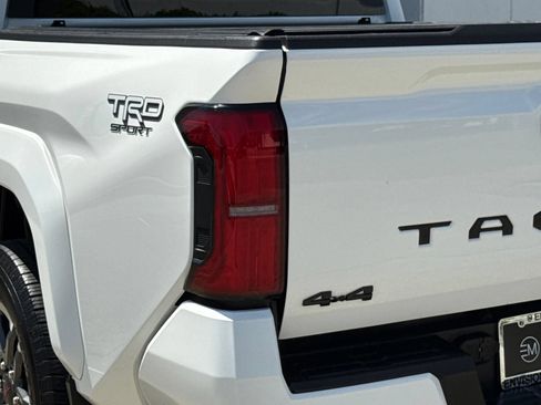 Used 2024 Toyota Tacoma TRD Sport AWD/4WD image 11