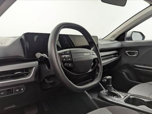 Used 2025 Kia K4 FWD image 23