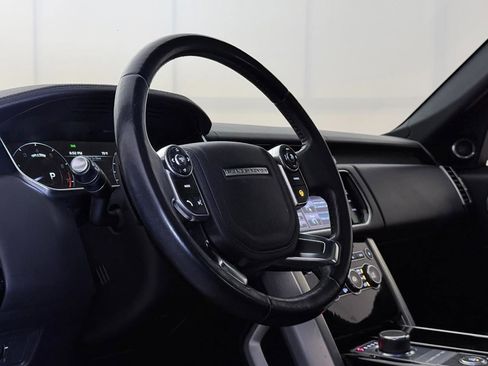 Used 2014 Land Rover Range Rover HSE image 19