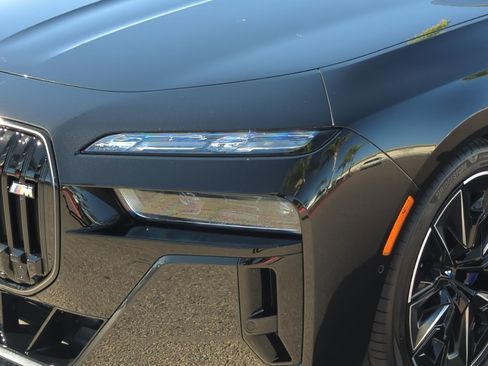 Used 2024 BMW i7 M70 w/ Executive Package image 9