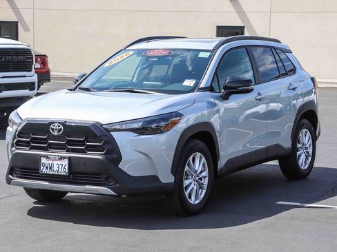 Certified 2026 Toyota Corolla Cross LE w/ Moonroof Package FWD image 3