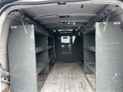 Used 2020 Chevrolet Express 3500 Extended image 4