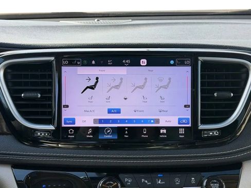 Used 2022 Chrysler Pacifica Limited image 23