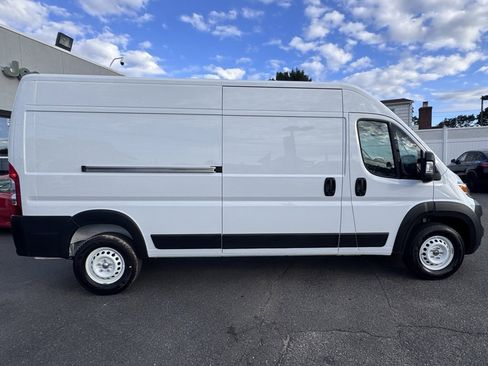 Used 2025 RAM ProMaster 2500 w/ Storage Group image 8