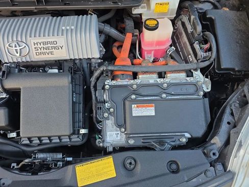 Used 2013 Toyota Prius Persona Series FWD image 36