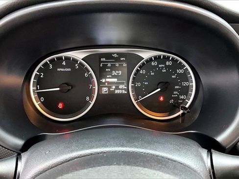 Certified 2024 Nissan Kicks S image 12