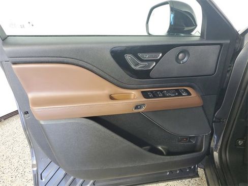 Used 2020 Lincoln Aviator Reserve w/ Elements Package Plus image 19