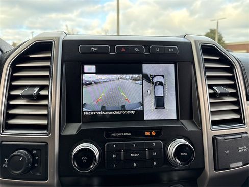 Used 2020 Ford F250 Platinum w/ Tremor Off-Road Package image 26