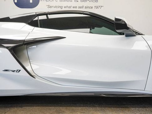 Used 2026 Chevrolet Corvette ZR1 w/ ZR1 Carbon Fiber Aero Package RWD image 27