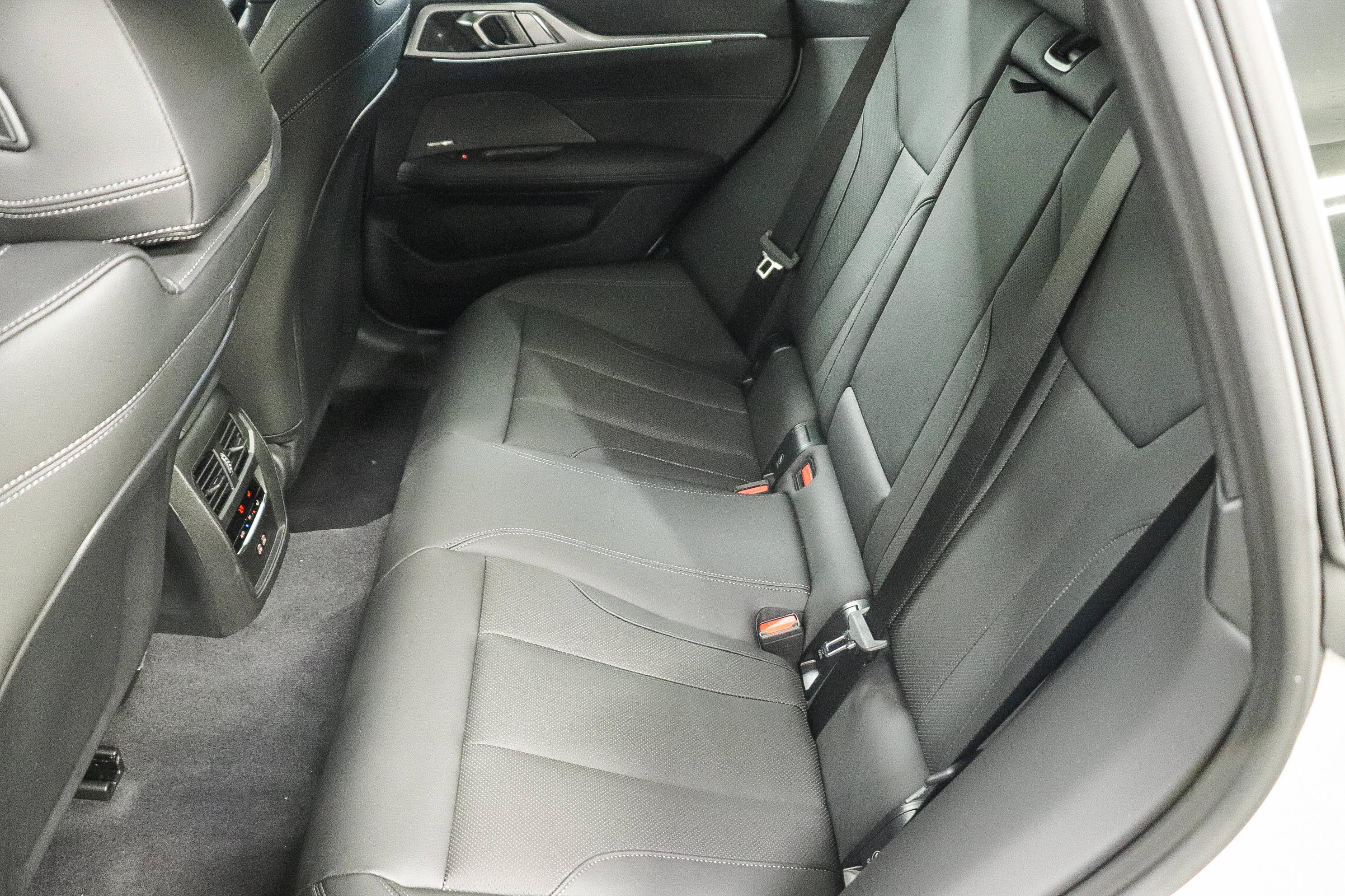 New 2026 BMW 430i w/ M Sport Package RWD image 19