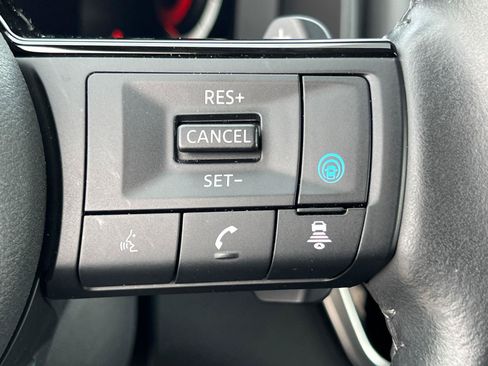 Used 2023 Nissan Rogue Platinum AWD/4WD image 26