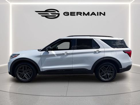 Certified 2026 Ford Explorer Active w/ Active Comfort Package RWD image 5