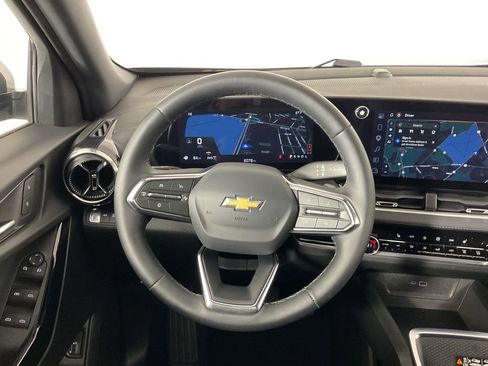 Used 2026 Chevrolet Equinox LT w/ Convenience Package II AWD/4WD image 12