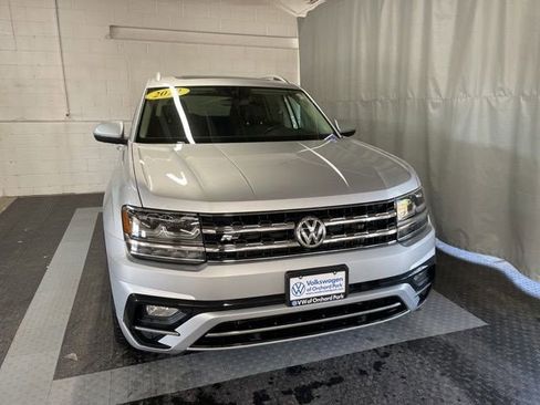 Used 2019 Volkswagen Atlas SEL R-Line AWD/4WD image 2