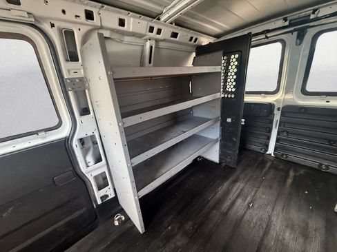 Used 2018 Chevrolet Express 2500 w/ Driver Convenience Package RWD image 25
