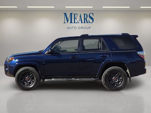 Used 2022 Toyota 4Runner SR5 RWD image 2