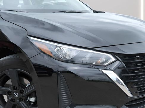 Used 2025 Nissan Sentra SV FWD image 29