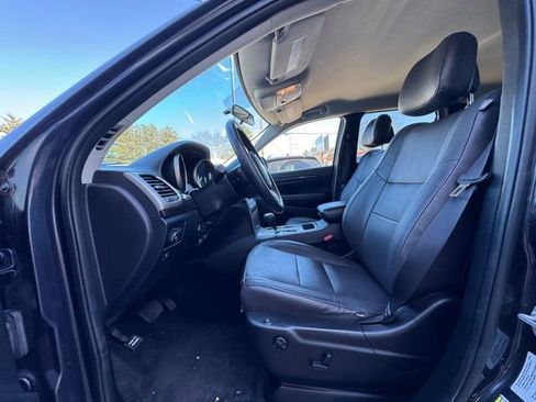 Used 2012 Jeep Grand Cherokee Laredo w/ Laredo E Group image 10