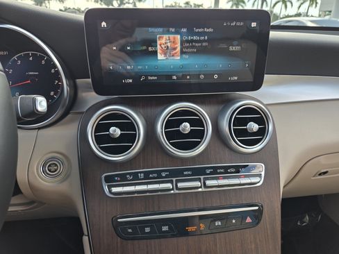 Used 2022 Mercedes-Benz GLC 300 4MATIC image 23