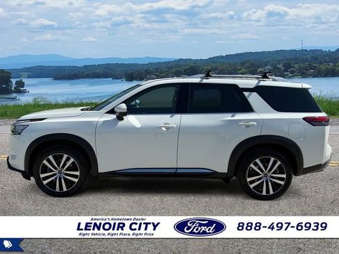 Used 2023 Nissan Pathfinder Platinum w/ Cargo Package FWD image 6
