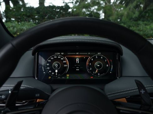 Used 2025 Aston Martin DB12 Coupe image 13