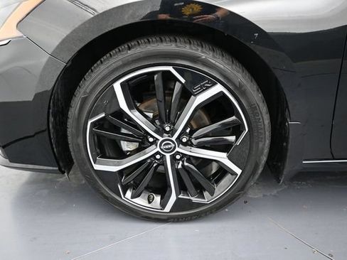 Used 2024 Nissan Altima 2.5 SR FWD image 9