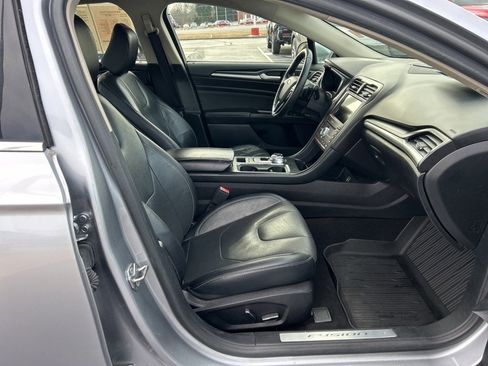 Used 2020 Ford Fusion Titanium image 21