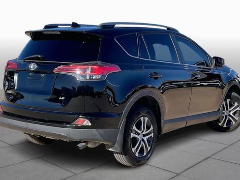 Used 2017 Toyota RAV4 LE image 13