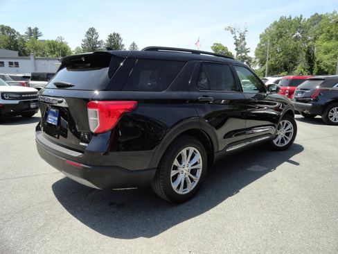Certified 2020 Ford Explorer XLT w/ Equipment Group 202A AWD/4WD image 5