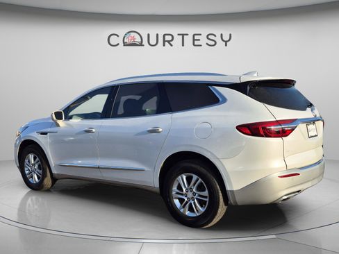 Used 2018 Buick Enclave Essence FWD image 5