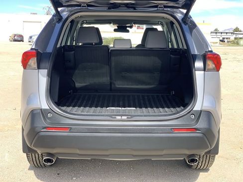 Used 2021 Toyota RAV4 XLE Premium image 25