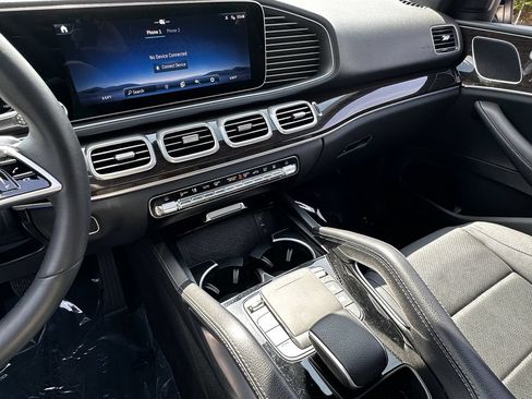 Certified 2025 Mercedes-Benz GLE 450e 4MATIC w/ Driver Assistance Package image 30