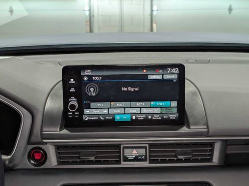 Used 2024 Honda Pilot Touring image 19