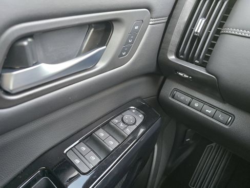 New 2026 Nissan Pathfinder Platinum AWD/4WD image 22
