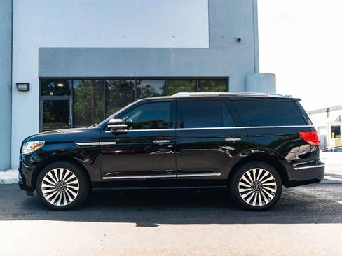 Used 2018 Lincoln Navigator Reserve w/ Technology Package AWD/4WD image 4