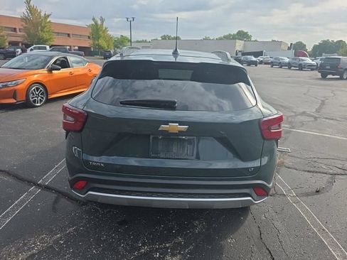 Used 2025 Chevrolet Trax LT w/ LT Convenience Package FWD image 5