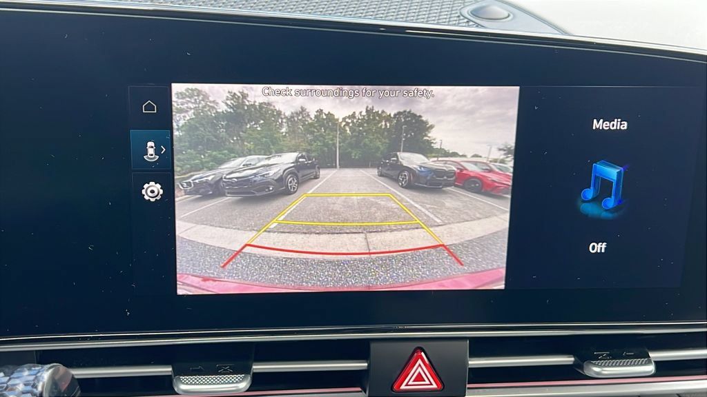 Used 2024 Hyundai Elantra SEL FWD image 16