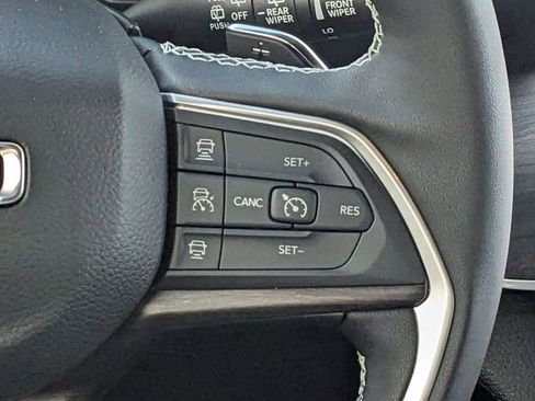 New 2025 Jeep Grand Cherokee Limited image 17