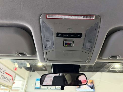 Used 2021 Toyota RAV4 LE image 19