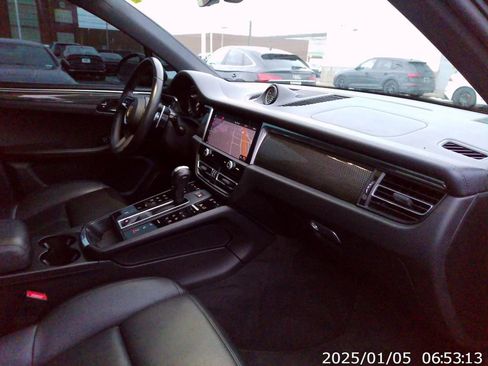 Used 2023 Porsche Macan S image 42