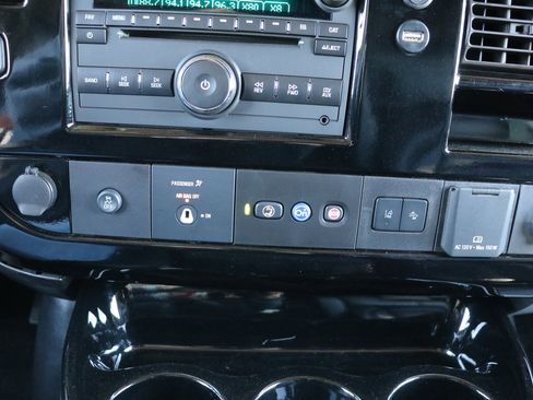 Used 2020 GMC Savana 2500 w/ Enhanced Convenience Package image 21