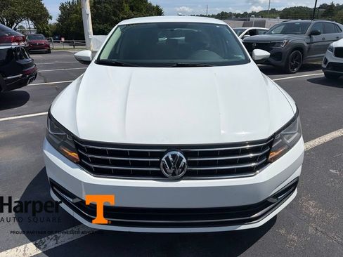 Used 2018 Volkswagen Passat 2.0T S w/ Driver Assistance Package FWD image 7