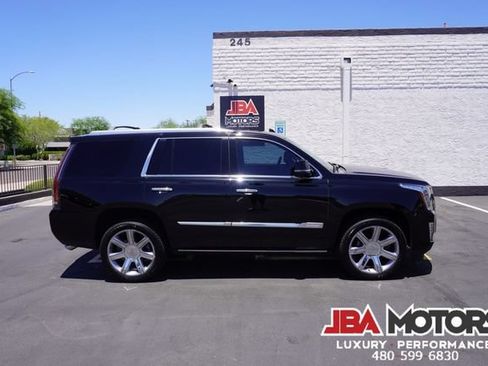 Used 2018 Cadillac Escalade Premium Luxury AWD/4WD image 78