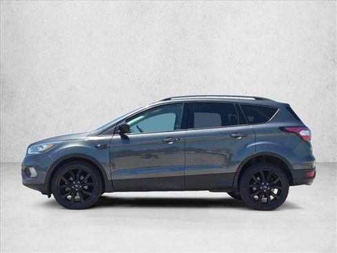 Used 2017 Ford Escape SE w/ Equipment Group 201A FWD image 9