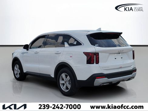 New 2026 Kia Sorento LX FWD image 4