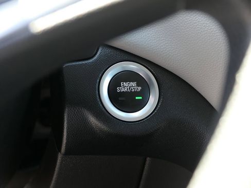 Used 2023 Chevrolet Equinox LS FWD image 16